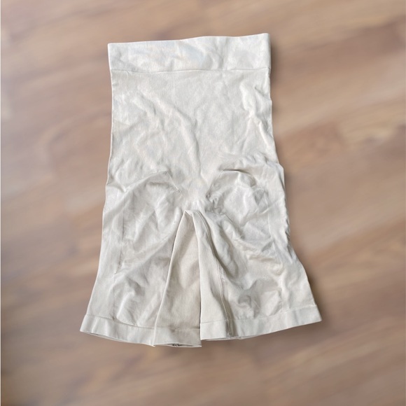 Secret Agent Collection High Waisted Shape-wear Shorts Tan Size 1X worn once - Picture 1 of 7